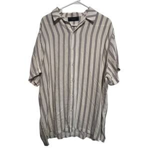 No Boundaries Button Down Collard Dress Shirt  Mens SIze XL  Cream Blue Stripes